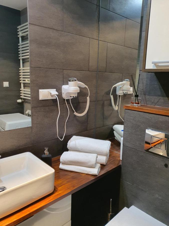Aparthotel Platinum Towers By Cityapartmentsparking Warsaw